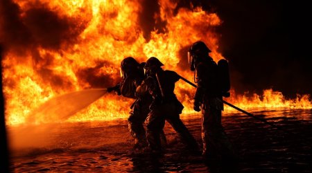 Rumıniyanın ən böyük neft emalı zavodunda güclü yanğın BAŞ VERİB - VİDEO