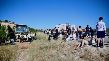 Türkiyədə DƏHŞƏTLİ QƏZA – Avtobus aşdı, 35 nəfər... – FOTO  