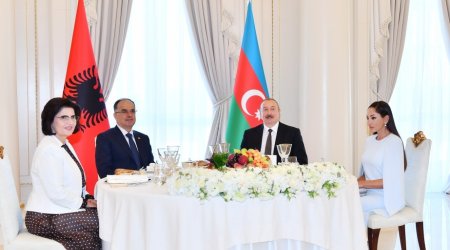 Bakıda Albaniya Prezidenti və xanımının şərəfinə rəsmi lanç verilib – VİDEO