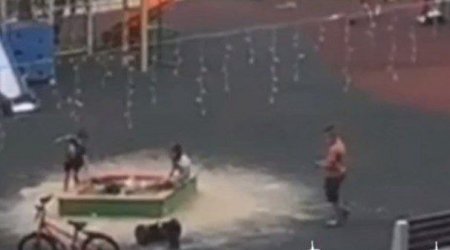 Rusiyada DƏHŞƏT: 6 yaşlı oğlan dostuna atəş AÇDI - VİDEO