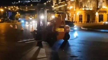 “Azneft dairəsi”ndə avtokarla “avtoş”luq etdi - VİDEO 