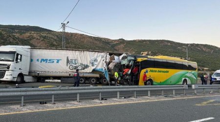 Türkiyədə ağır QƏZA: 1 ölü, 34 yaralı – FOTO/VİDEO  