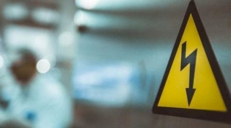 Şəkidə əncir yığan qadını elektrik cərəyanı VURDU