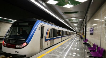 Tehran metrosunda hicab üstündə DAVA DÜŞDÜ  