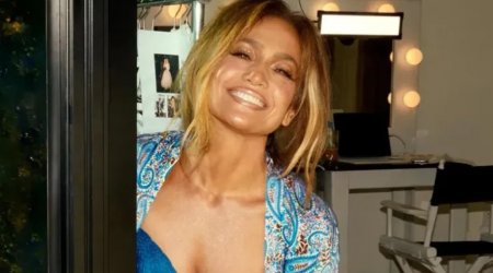 Cennifer Lopez alt-paltarda ağılları başdan aldı - FOTO