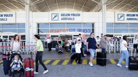 Antalya Hava Limanında rekord nəticə: 1190 təyyarə, 215 min sərnişin