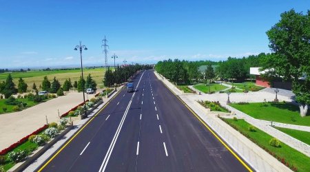 Sürücülərin NƏZƏRİNƏ: Bu yolda rənglənmə işləri aparılır
