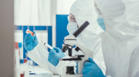Koronavirusun yeni variantı YAYILIR  