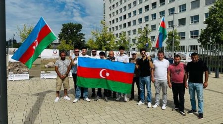 Azərbaycanlılar Bonn şəhərində etiraz aksiyası keçirdi - FOTO