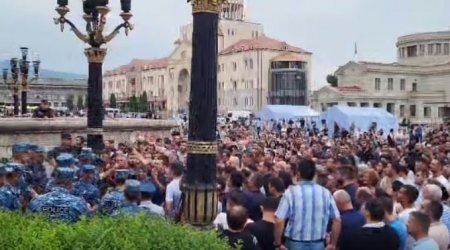 Xankəndidə separatçılar mitinq keçirir - VİDEO