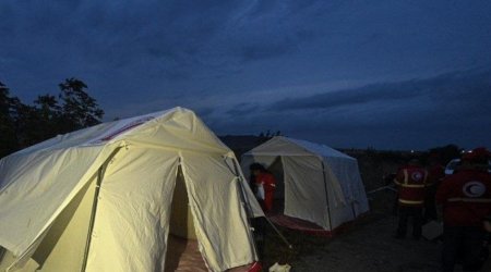 Azərbaycan Qızıl Aypara Cəmiyyətinin əməkdaşları Ağdam-Xankəndi yolunda gecələyəcəklər - FOTO 