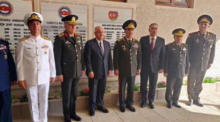 Zakir Həsənov Türkiyənin Quru Qoşunları məktəbinin buraxılış mərasimində iştirak edir - FOTO 