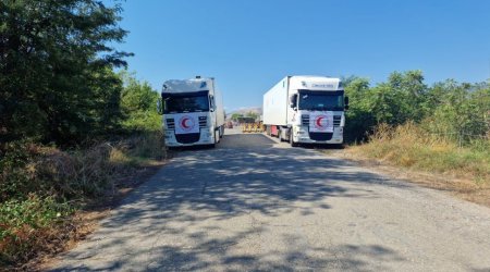 Bakıdan göndərilən yük karvanı 5 gündür Ağdam-Xankəndi yolunda gözləyir - FOTO