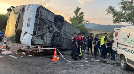 Türkiyədə ağır QƏZA: 6 nəfər ölüb, 43 nəfər yaralanıb - FOTO/VİDEO