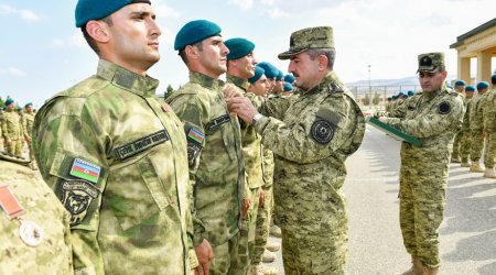 Prezidentin təltif etdiyi hərbi qulluqçulara orden və medallar təqdim olunub