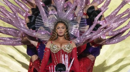 Bu gün ad günü olan Beyonse dünya turundan 461 milyon QAZANDI 