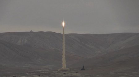 Şərti düşmənin atdığı ballistik raket məhv edildi - FOTO/VİDEO