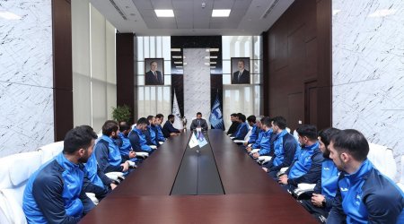 Federasiya prezidenti Çempionlar Liqasında bürünc medal qazanan futbolçularla GÖRÜŞDÜ – FOTO  