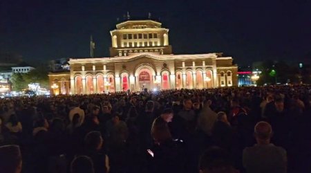 İrəvanda SON VƏZİYYƏT: Əhali Paşinyanın istefasını tələb edir - VİDEO