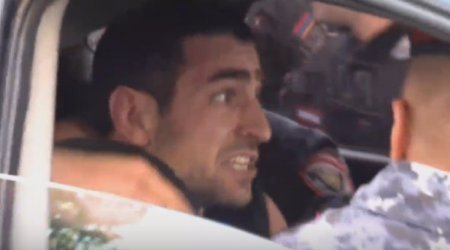 İrəvan polisi Köçəryanın oğlunu DÖYDÜ – VİDEO