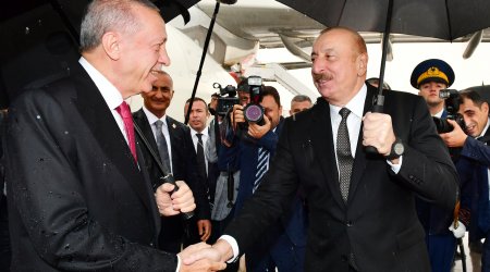 İlham Əliyev Ərdoğanı Naxçıvan hava limanında QARŞILADI – FOTO/VİDEO