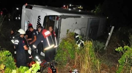 Türkiyədə sərnişin avtobusu üzüm bağına aşdı - 15 yaralı var