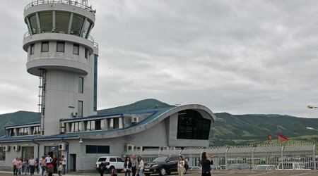 Xocalı aeroportunda Ermənistanın və qondarma rejimin “bayraqları” endirildi - VİDEO