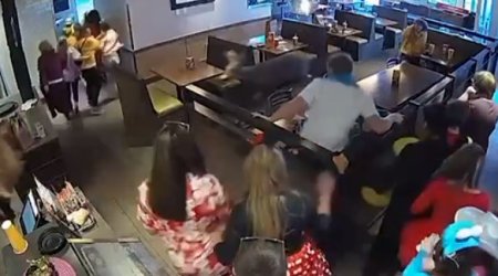 Restorana girən ceyran müştəriləri QORXUYA SALDI – VİDEO