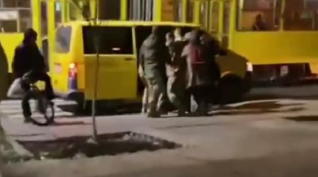 Ukraynada mülki vətəndaşlarla səfərbərlik əməkdaşları arasında İNSİDENT – VİDEO  