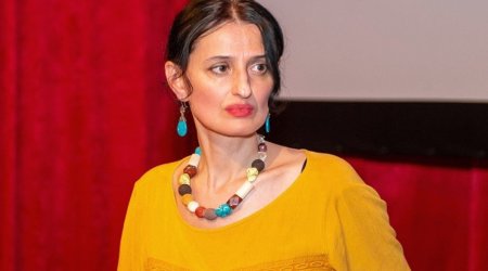 “Bəzi aparıcılar özlərini yengə kimi aparırlar” – Teletənqidçidən QALMAQALLI AÇIQLAMA