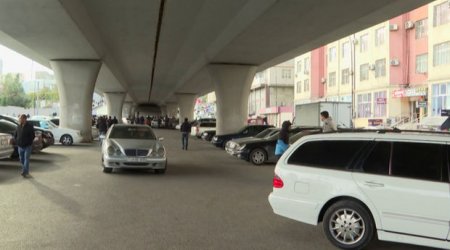 Bakıda körpünün altını dayanacaq edib pul yığırlar - VİDEO