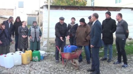 Şəhriyar qəsəbəsində iki min nəfər susuz qalıb - VİDEO