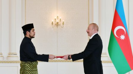 İlham Əliyev Malayziyanın yeni səfirinin etimadnaməsini qəbul edib - FOTO/VİDEO
