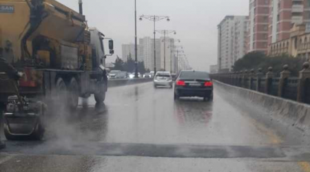 Bakıda körpünün asfalt-beton örtüyündə çökmə aradan qaldırıldı - FOTO
