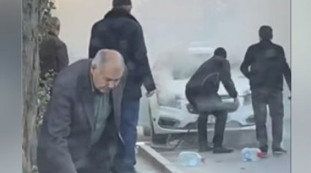 Bakıda avtomobil alışaraq YANDI – VİDEO  