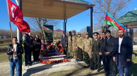 Qəbələdə şəhidin orden və medalı ailə üzvlərinə verildi - FOTO