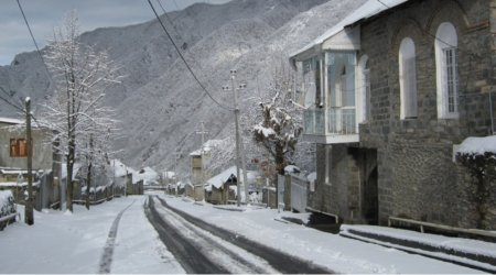 Qaxın ucqar yaşayış məntəqələrinə qar yağıb - FOTO