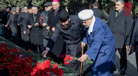 Allahşükür Paşazadə Şəhidlər Xiyabanını ZİYARƏT EDİB - FOTO