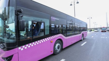 Sumqayıtda OLAY: Avtobusda nömrə vermək ailəli kişiyə baha başa gəldi