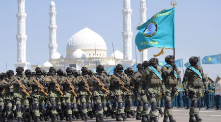Qazaxıstan ordusundan 17 mindən çox hərbçi QOVULUB 