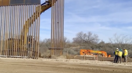 Texas Meksika ilə sərhəddə nəhəng divar HÖRÜR - VİDEO