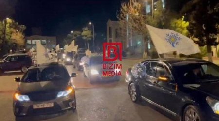 Kürdəmir sakinləri tarixi seçkilərin başa çatmasından sonra küçələrə axın etdilər – VİDEO 