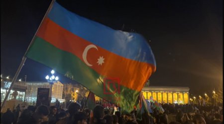 Dənizkənarı bulvarda İlham Əliyevə DƏSTƏK YÜRÜŞÜ – FOTO/VİDEO
