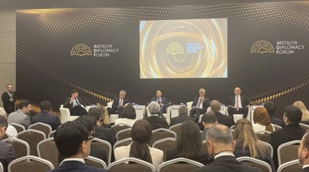 Diplomatiya Forumunda Avrasiya ölkələri arasında inkişaf perspektivləri müzakirə olunub - FOTO