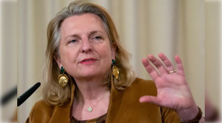 Avstriyanın keçmiş XİN rəhbəri Rusiyaya köçdü: “Bura azad ölkədir” - VİDEO