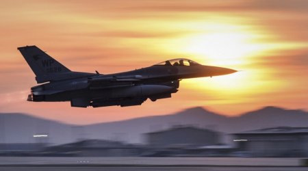 Niderland Ukraynaya 24 ədəd F-16 qırıcısı GÖNDƏRƏCƏK