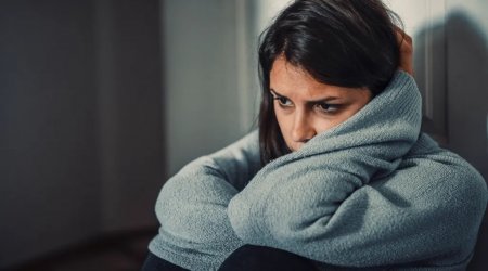 Ölümə belə yol açan BƏLA – Gizli depressiyaya düçar olduğumuzu necə ANLAYA BİLƏRİK?