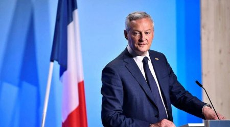 Fransalı nazir maşınla velosipedçini VURDU