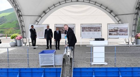 Prezident Turşsu qəsəbəsinin təməlini qoydu - YENİLƏNİB/FOTO