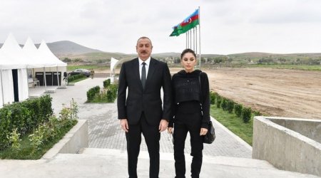 Prezident və birinci xanım Şuşada “Xarıbülbül” Festivalının açılışında iştirak edirlər